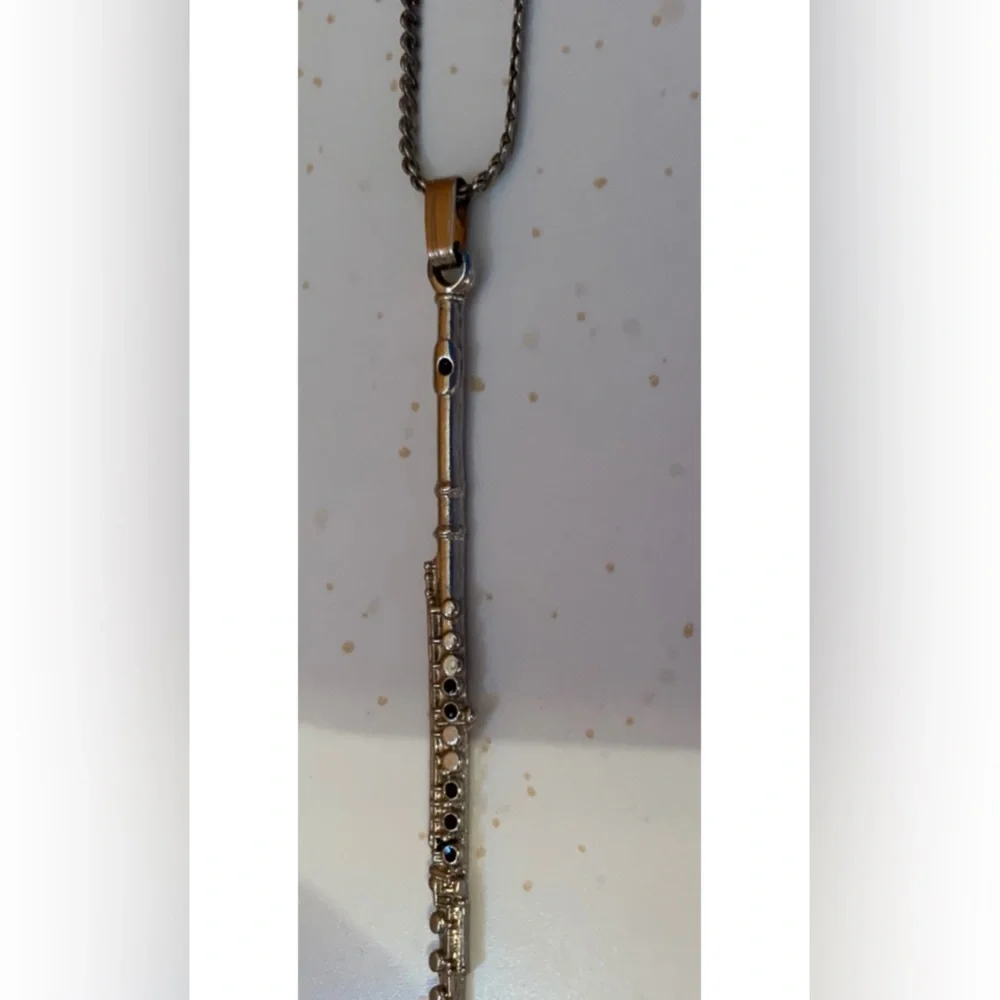 Sterling silver- flute necklace- 1980’s! Must sell! Perfect condition! - Picture 5 of 6